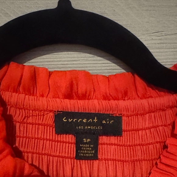 Elegant Red Satin Blouse - Picture 6 of 10